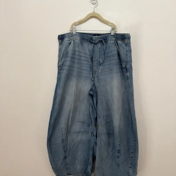GAP Mid Rise UltraSoft Easy Horseshoe Jeans - Picture 7 of 11
